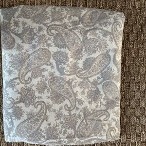 Lauren Ralph Lauren White and Gray Flat Sheet Full size